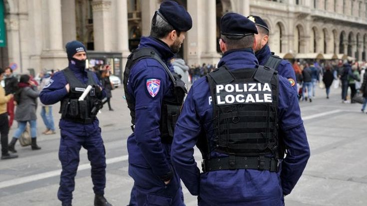 I vigili di pattuglia avranno il taser in dotazione entro l'estate. Ma non sarà utilizzato durante i servizi notturni