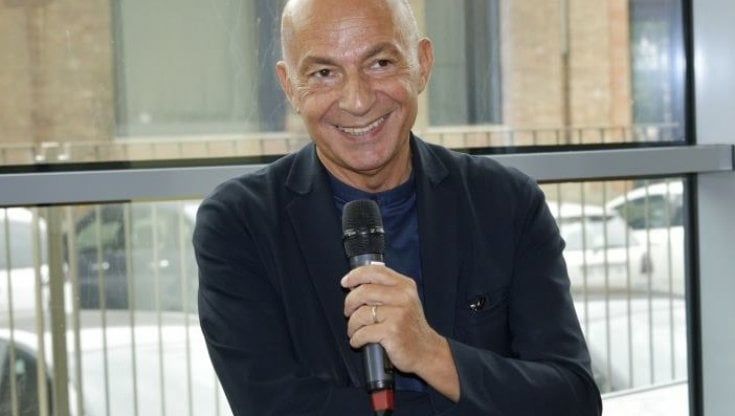 Venturi: "Il lockdown sarebbe un disastro. Ma dobbiamo incontrare meno persone"