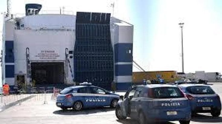 Civitavecchia, arrestato criminale di guerra: con falso nome era addetto alla sicurezza su una nave
