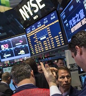 Usa, crescita a sorpresa della disoccupazione.Borse Ue in rosso, spread stabile 225 punti
