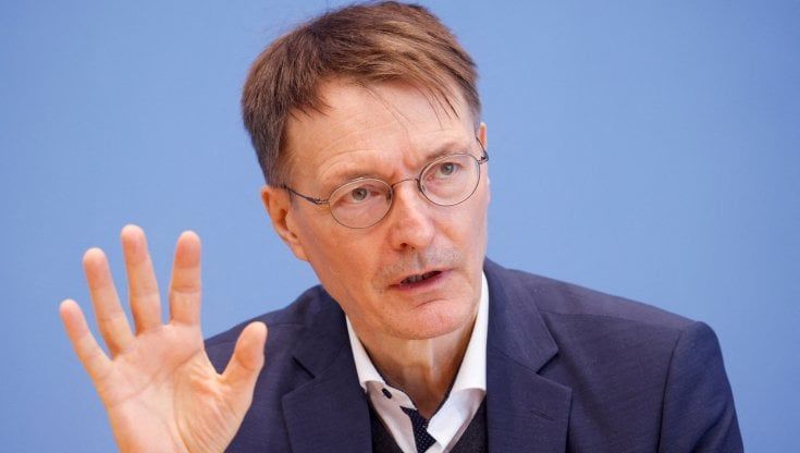 Germania, arrestata la "nonna terrorista" di estrema destra che voleva rapire il ministro della Salute