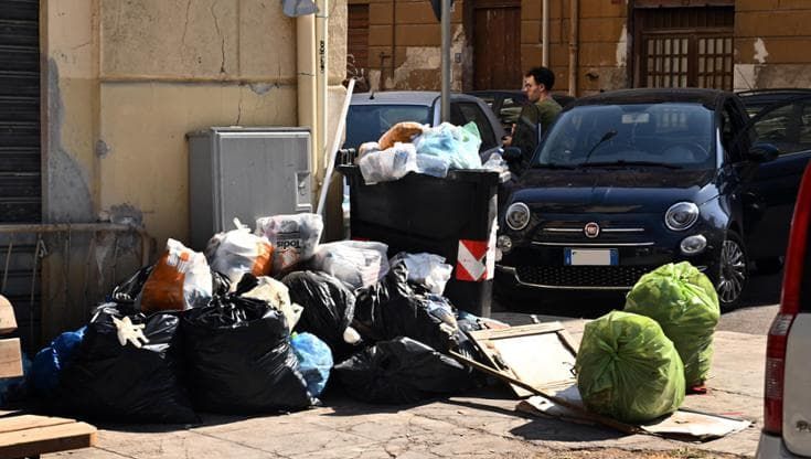 Rifiuti, arrivano gli ispettori ambientali al Comune di Palermo