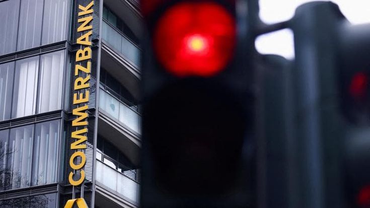 Unicredit scala Commerzbank con i derivati è sopra il 40%