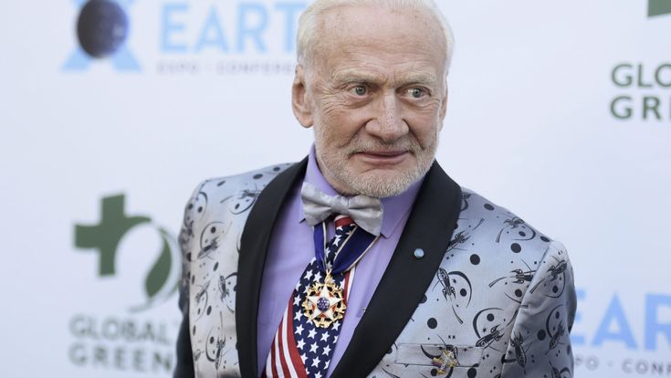 Buzz Aldrin, l’uomo della Luna in guerra con i figli