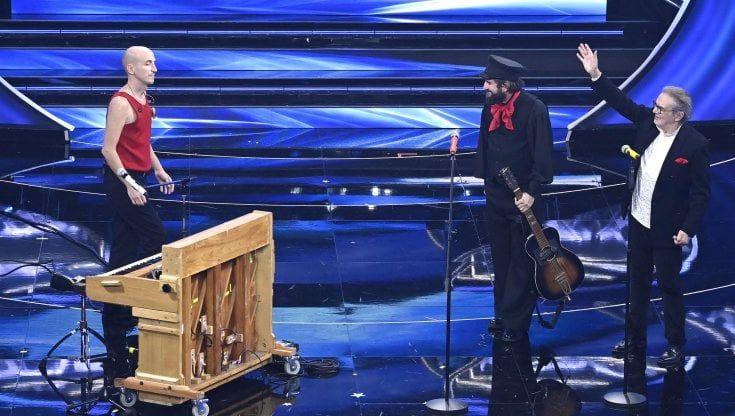 Giovanni Truppi con Vinicio Capossela, De André va all'Ariston