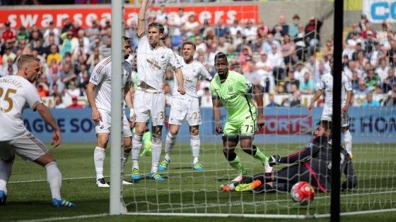 Inghilterra: l'Arsenal chiude secondo, City ai preliminari di Champions