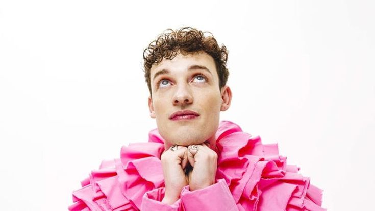 Nemo, il vincitore di Eurovision: “Spero di spingere le persone non binarie a sentirsi autentiche”