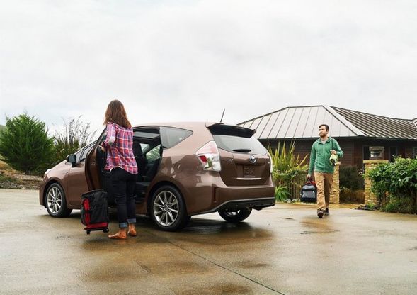 Toyota Prius v