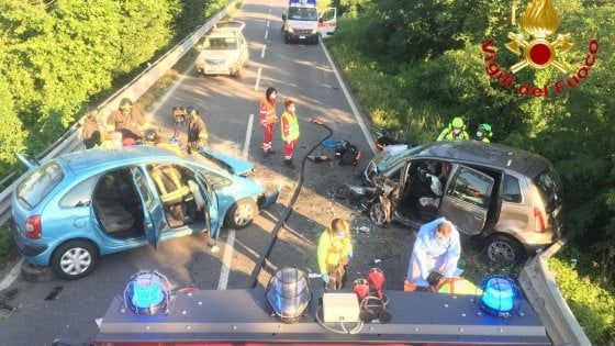 Cavenago d'Adda, scontro frontale tra due auto sulla via Emilia