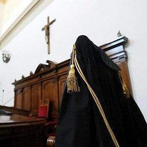 Molestò una ragazzina, tre anni ad autista di scuolabus