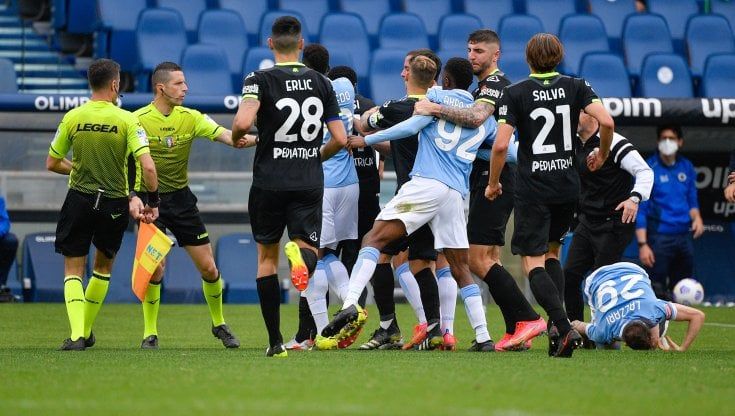Per favore mai più quell'arbitro: e adesso salviamoci da soli