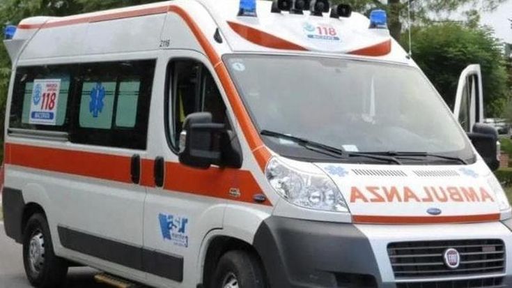 Ancona, cadavere di un uomo trovato in casa in un lago di sangue