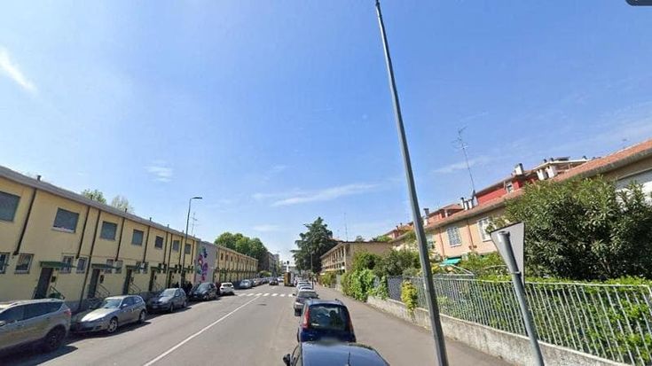 Circondato da due uomini incappucciati e accoltellato al volto e alla spalla: grave al Niguarda