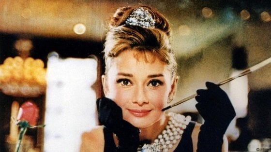 Audrey Hepburn, la vita dell'attrice in una serie tv