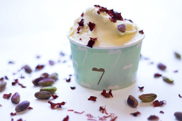Milano, una limited edition in onore di Sanremo: i gelati al gusto fiori per il Festival