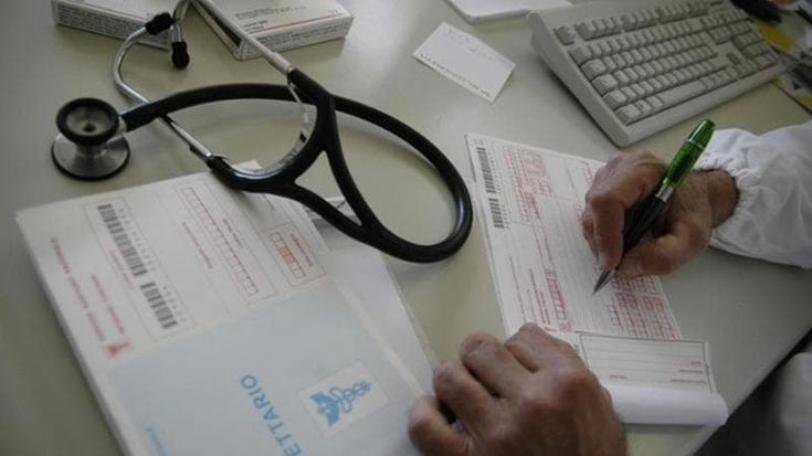 Sanità, addio ricetta bianca: d’ora in poi la prescrizione arriverà su Whatsapp