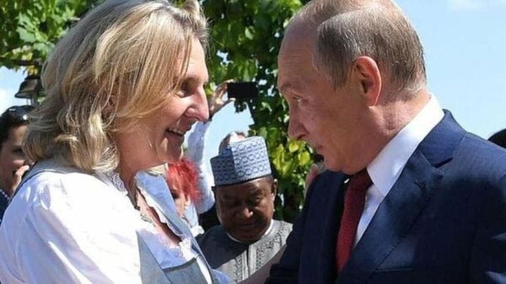 L’ex ministra degli Esteri austriaca, che invitò Putin al matrimonio, nominata da Mosca ambasciatrice per la salvaguardia delle tigri
