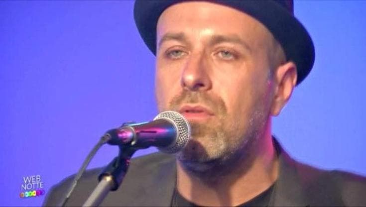 Webnotte, dal dietro le quinte al palcoscenico: Iacampo canta "Pittore elementare"