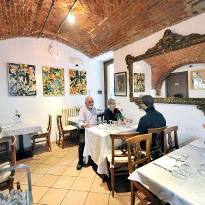 Il cortiletto che fa casa nel vecchio Piemonte di via Borgo Dora