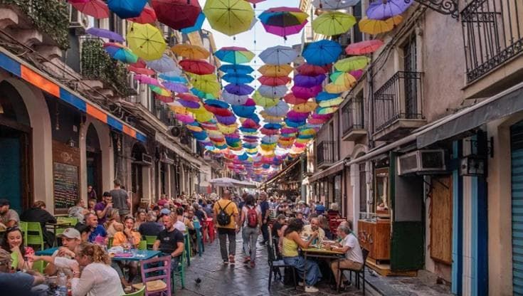 Arrosticini e parmigiane 2.0: Catania innova il cibo di strada