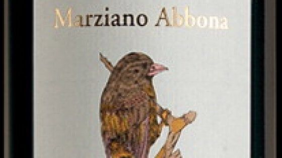 La Bottiglia: viola, rosa, spezie, un bouquet di armonia