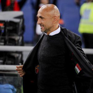 Roma, Spalletti: ''Nessuna rivalità con Totti, il suo futuro lo decide Pallotta''