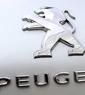 Lo Stato interviene per Peugeot.Aumento capitale con Dongfeng