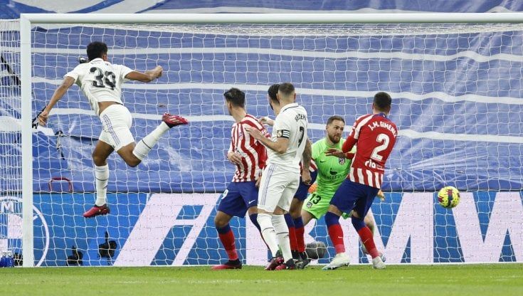 Liga, il 18enne Alvaro salva il Real Madrid: il derby con l'Atletico finisce 1-1