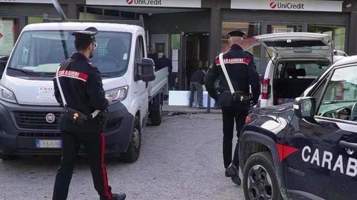 Esplosione nella notte a Poirino, nel mirino UniCredit: la "banda della marmotta” colpisce ancora