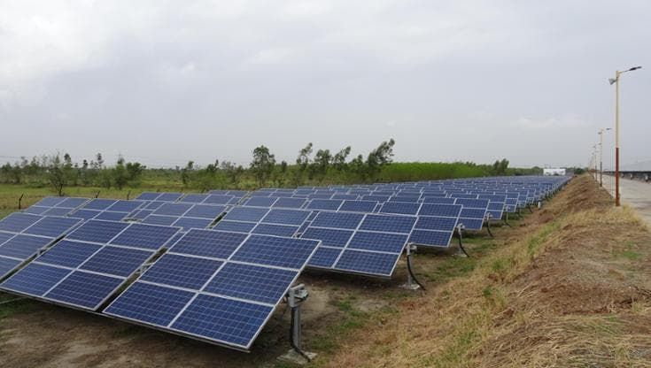 Fotovoltaico “ibrido”: sole e pioggia per produrre energia con la pellicola in perovskite