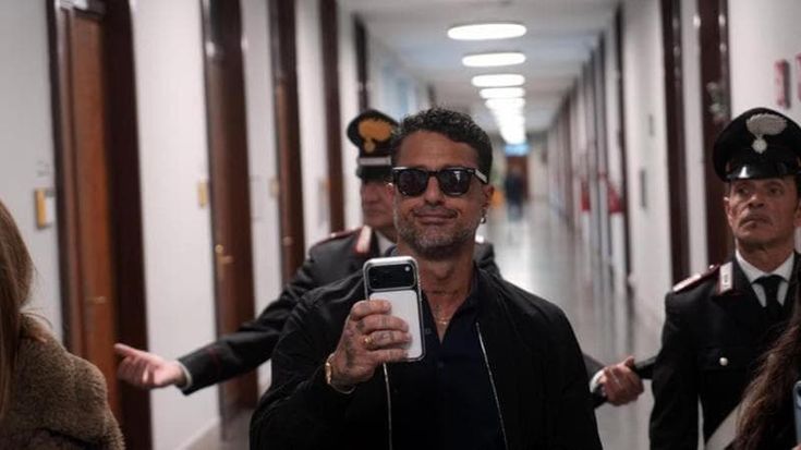 Faro dell’Agcom su Corona e Garlasco: “Tutelare i minori e la dignità umana”