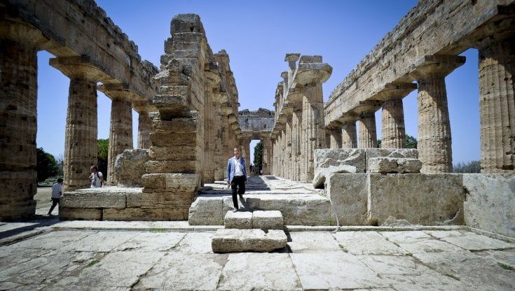 Le guide al museo, gli studenti a casa e il resto lo fa il web. A Paestum la prima gita scolastica "ibrida" pensata per la pandemia