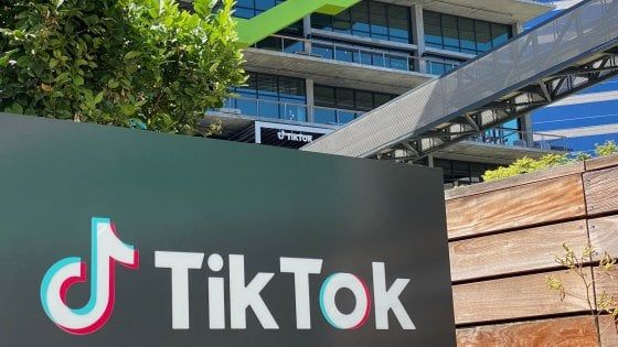 Oracle sfida Microsoft per le attività Usa di TikTok