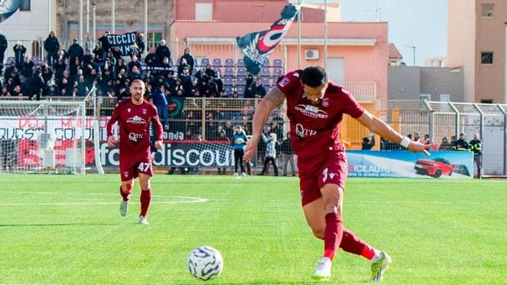 Il Trapani batte il Foggia, i tifosi inneggiano all’ex presidente Morace