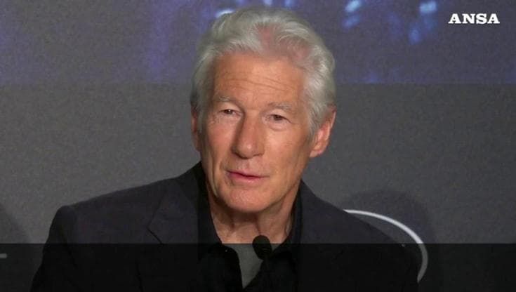 Richard Gere a Cannes: "Gli artisti possono contribuire alla salvaguardia del mondo"