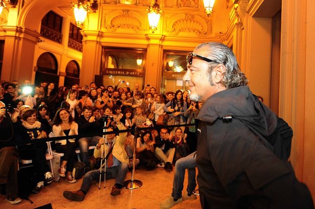 Luca Carboni, e il suo album<br />"aperto" Fisico &amp; politico