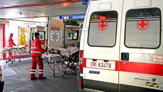 "Gli infermieri sono pregati di non presentarsi ubriachi in servizio", a Bari circolare dell'ospedale dopo 4 denunce