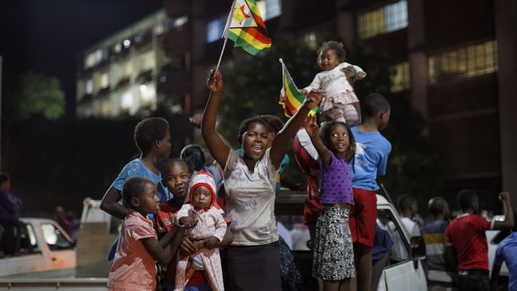 Mugabe se ne va, lo Zimbabwe volta pagina 