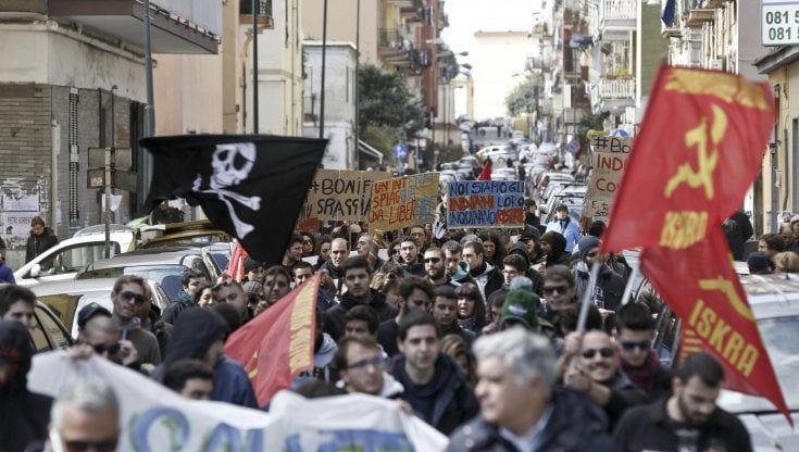 Centri sociali in frantumi dopo de Magistris. Separati e in lotta (tra loro) sul nuovo sindaco