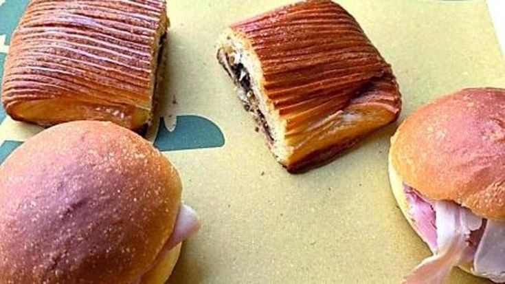 Baguette e croissant come sfornati in Francia