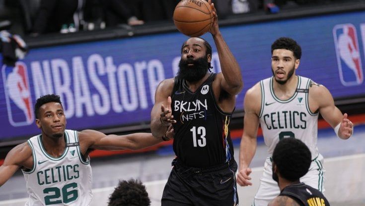 Basket, playoff Nba: Brooklyn in semifinale a Est, Lakers spalle al muro