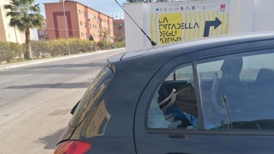 Molfetta, furto davanti al teatro: rubate anche le maschere di commedia dell'arte. "Svaniti 15 anni di lavoro"