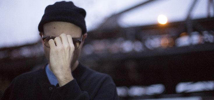 Niccolò Contessa de I Cani, avere trent'anni: "Canto la rabbia per l'ipocrisia radical chic"