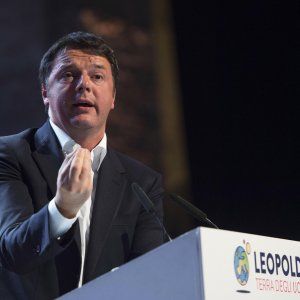 Fisco, Renzi: "Abbiamo trovato 200mila persone che non avevano pagato le tasse "