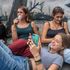 Il primo smartphone? A 11 anni. E l’IA è ormai il “terzo genitore” per gli adolescenti italiani