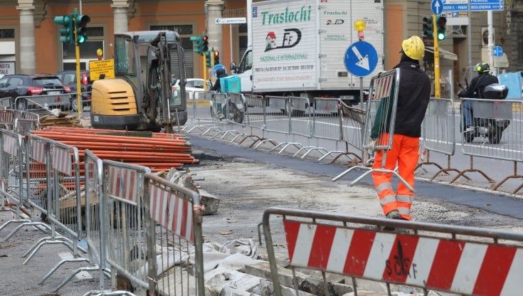 Firenze, i cantieri cambiano la viabilità in viale Lavagnini e piazza della Libertà