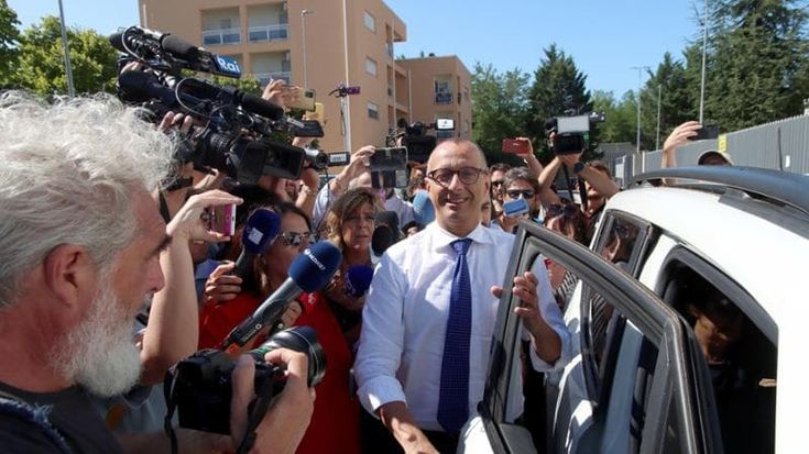 Ricci cinque ore dai magistrati. “Tutto chiarito, ora si riparte”