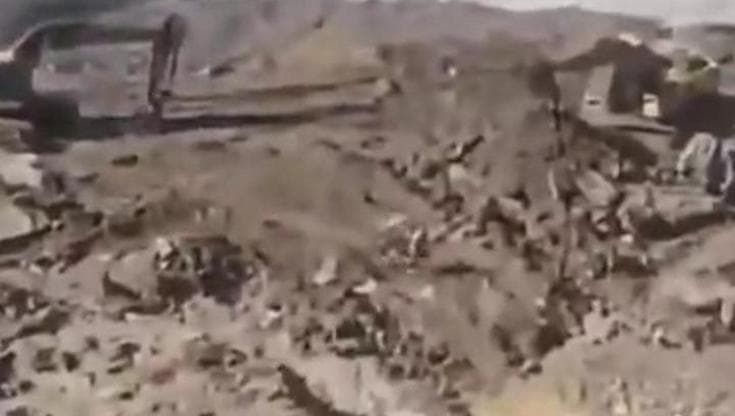 Nepal, si accorgono dell'arrivo della piena: la diga viene spazzata via ma gli operai si salvano