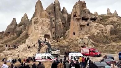 Turchia, crollano per le piogge due "camini delle fate" nel celebre sito turistico in Cappadocia