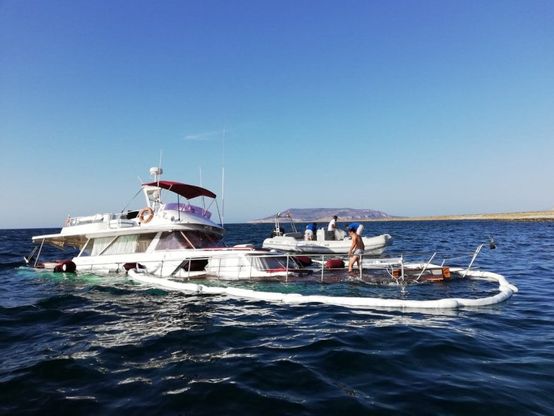 Favignana, yacht affonda a Punta Sottile: salvi i sette membri dell'equipaggio